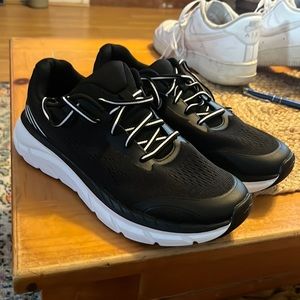 Black Avia sneakers